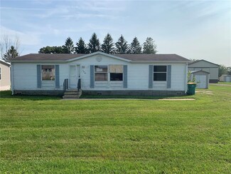 104 Southline Dr, Hazleton, IA 50641
