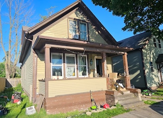 1323 S 8th St, Sheboygan, WI 53081