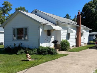 1105 E Reeves St, Marion, IL 62959