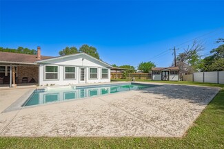 6407 Menwood Cir, Houston, TX 77088