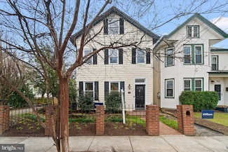 417 E Windsor Ave, Alexandria, VA 22301