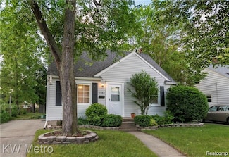 1586 W Saratoga St, Ferndale, MI 48220