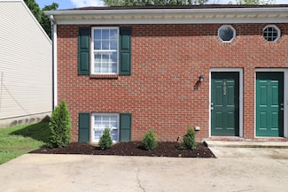402 Lakeview Dr, Nicholasville, KY 40356