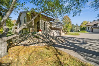 7046 W 113th St, Bloomington, MN 55438