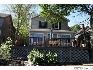 71 Lakeshore Rd, Pulaski, NY 13142