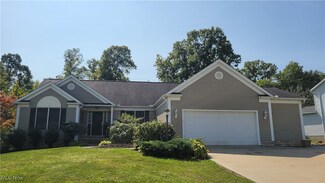 4370 Clover Dr, Ravenna, OH 44266