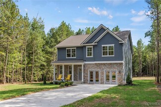 9801 Peacefield Ln, Petersburg, VA 23803
