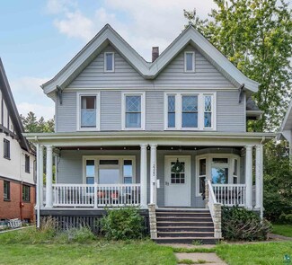 2323 E 4th St, Duluth, MN 55812