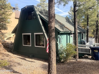 27 E Oak Dr, Munds Park, AZ 86017