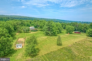 16967 Wilsons Gap Rd, Round Hill, VA 20141