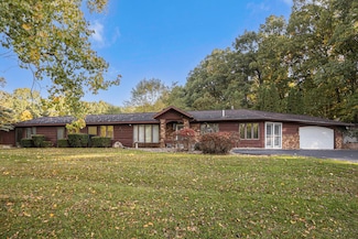 14220 Bullock Rd, Three Rivers, MI 49093