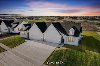 1533 Hazel St, Pella, IA 50219