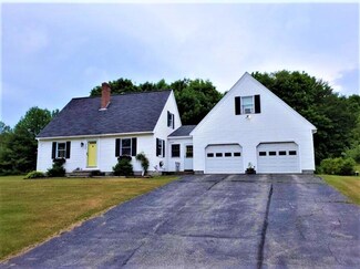 208 Sewall Dr, Farmington, ME 04938