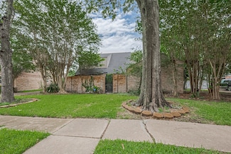 2107 Shadowbriar Dr, Houston, TX 77077