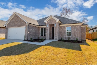 3881 Spencer Crossing Dr, Benton, AR 72019