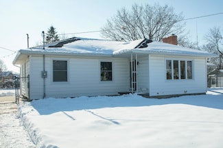 4548 E Washburn Rd, Washburn, IA 50702