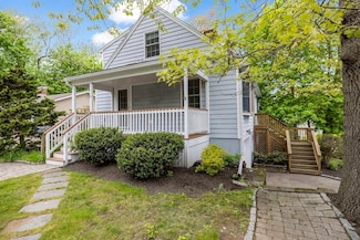 27 Puritan Rd, Marblehead, MA 01945