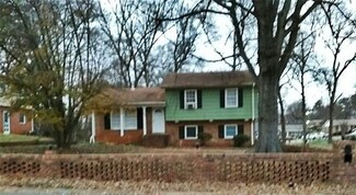 1316 Ranch Rd, Charlotte, NC 28208