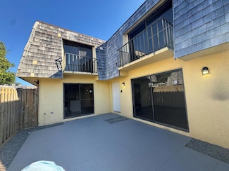 172 Lake Arbor Dr, Palm Springs, FL 33461