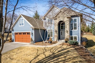 577 High Ridge Cir, Saint Paul, MN 55118