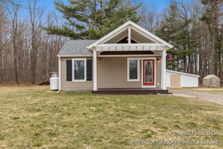 13033 Ritchie Ave NE, Cedar Springs, MI 49319