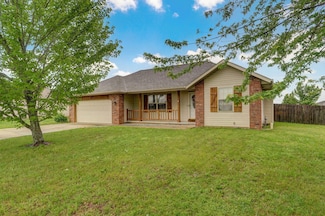 714 Lexington Cir, Clever, MO 65631