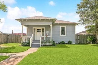220 Moss Ln, New Orleans, LA 70123