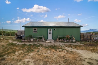 27 Skyline Ln, Babb, MT 59411