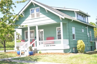 1220 15th St, Anacortes, WA 98221