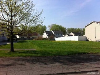 289 Crabapple Ln, Buffalo, NY 14227