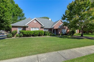 4417 W Braymore Dr, Rogers, AR 72758