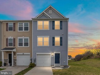 57 New Gate Ct, Falling Waters, WV 25419