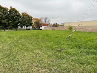 1814 W Walnut St, Milwaukee, WI 53205