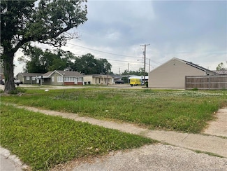 2609 Common St, Lake Charles, LA 70601