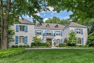 730 Charnwood Dr, Wyckoff, NJ 07481