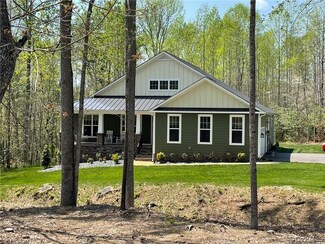 3659 W Rocketts Ridge Rd, Sandy Hook, VA 23153