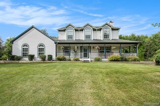 10448 Faussett Rd, Fenton, MI 48430