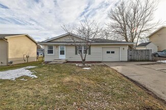 604 NE 5th St, Grimes, IA 50111