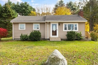 340 Dedham St, Wrentham, MA 02093
