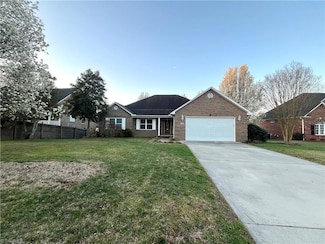 104 Autumn Hill Ct, Archdale, NC 27263