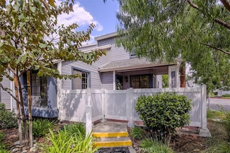 302 Monroe Ct, Azusa, CA 91702