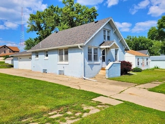 2005 12th St, Emmetsburg, IA 50536