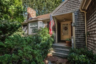 1 Robins Nest Rd, Edgartown, MA 02539