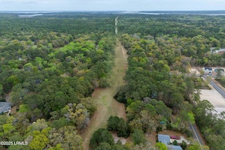 174 Brickyard Point Rd S, Lady's Island, SC 29907