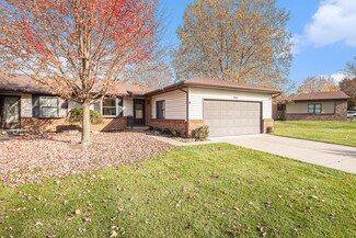 2053 Ter van Dr NE, Grand Rapids, MI 49505