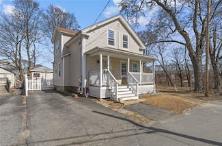 9 Washburn Ave, Rumford, RI 02916