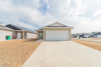 6898 68th St S, Horace, ND 58047