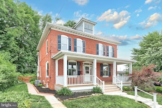 415 Lincoln Way W, New Oxford, PA 17350