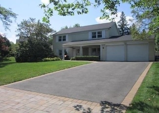 8 Mosshill Place, Stony Brook, NY 11790