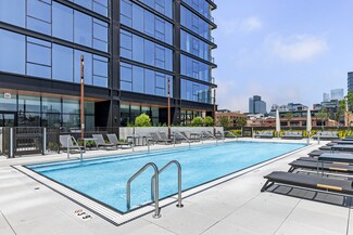 225 N Elizabeth St Unit 810, Chicago, IL 60607